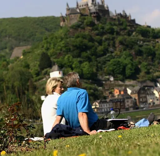 Familie Ernst 公寓 *